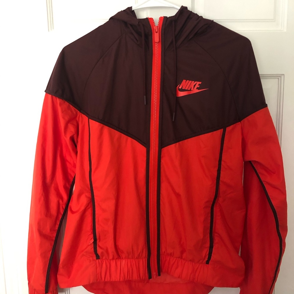 Nike Windbreaker!! Excellent condition!